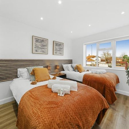 Modern Bungalow In Maidstone Sleeps 5 With Free Parking Eksteriør bilde
