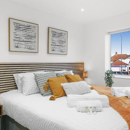 Modern Bungalow In Maidstone Sleeps 5 With Free Parking Eksteriør bilde