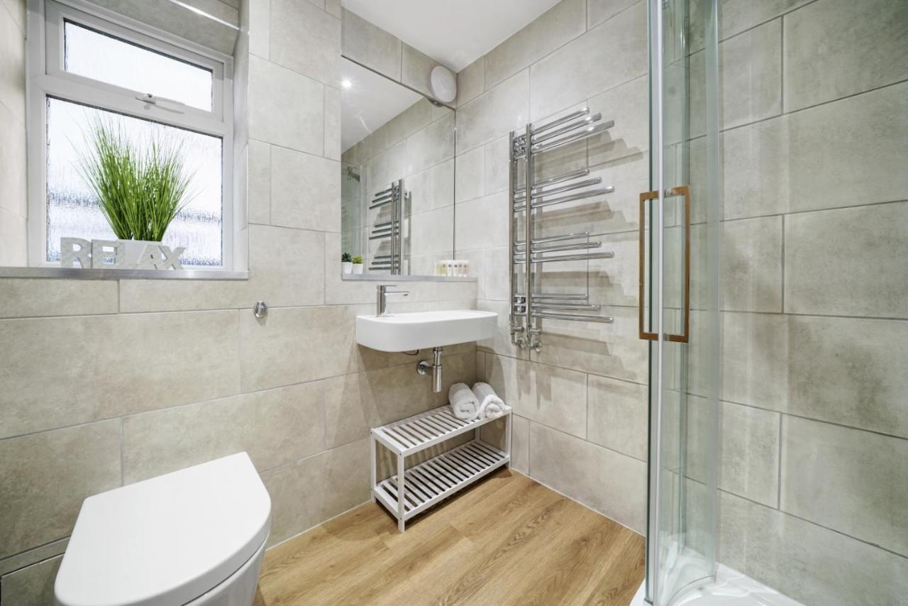 Modern Bungalow In Maidstone Sleeps 5 With Free Parking Eksteriør bilde