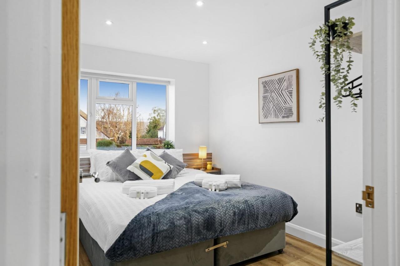 Modern Bungalow In Maidstone Sleeps 5 With Free Parking Eksteriør bilde